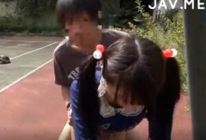 アウロリJC×青姦｜公園で見つけたパイパン少女を、中年糞おじさんたちがやりたい放題にハメ犯す