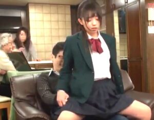 アウロリ姪っ子JK×誘惑エッチ｜大好きなおじさんの膝の上に乗ってスリスリ。おじさんのおチンポが挿入しちゃって・・・