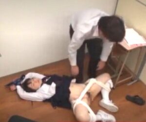 ひよこ教え子×睡姦｜名門進学塾の男性教師が、教え子JCを睡眠薬で眠らせ種付け孕ませ、処女膜破壊