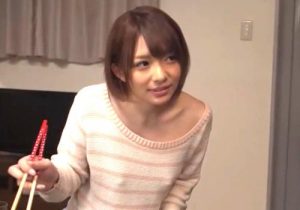 麻里梨夏｜親友の彼氏×誘惑NTR｜ウブなフリして親友の彼氏さんを胸チラ誘惑しちゃう小悪魔少女