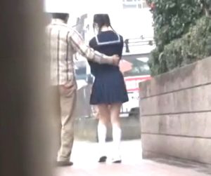 アウロリ少女×連れ込み淫行｜学校帰りの制服少女JCを自宅に連れ込んで、発育途中の身体を……