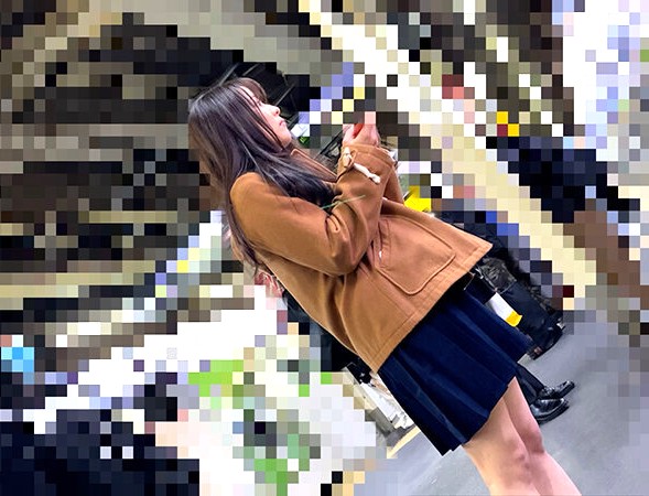 通学JK×リアル痴漢×電車逆さ盗撮｜ひよこ少女の背後から静かにスカートの中に手を入れて・・・
