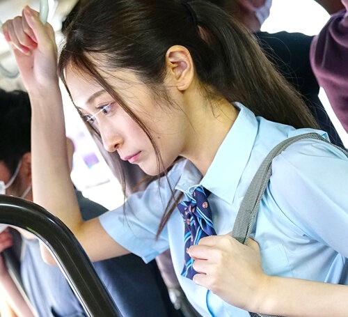 通学ひよこ少女×アナル調教レイプ｜バスの車内で制服女子校生を2穴同時挿入強姦。尻穴アナル開発されて大量潮吹きJK