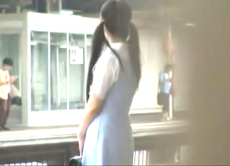 通学ひよこJC×陰湿痴漢｜清楚ツインテ少女がネチネチ触られ気持ちよくなっちゃう。大人の肉チンポが挿入してくるのに拒まない